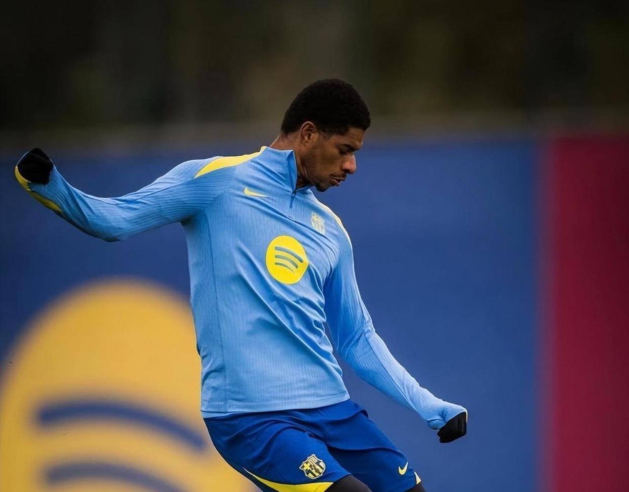 欧联拉什福德破僵b费点射 曼联20格